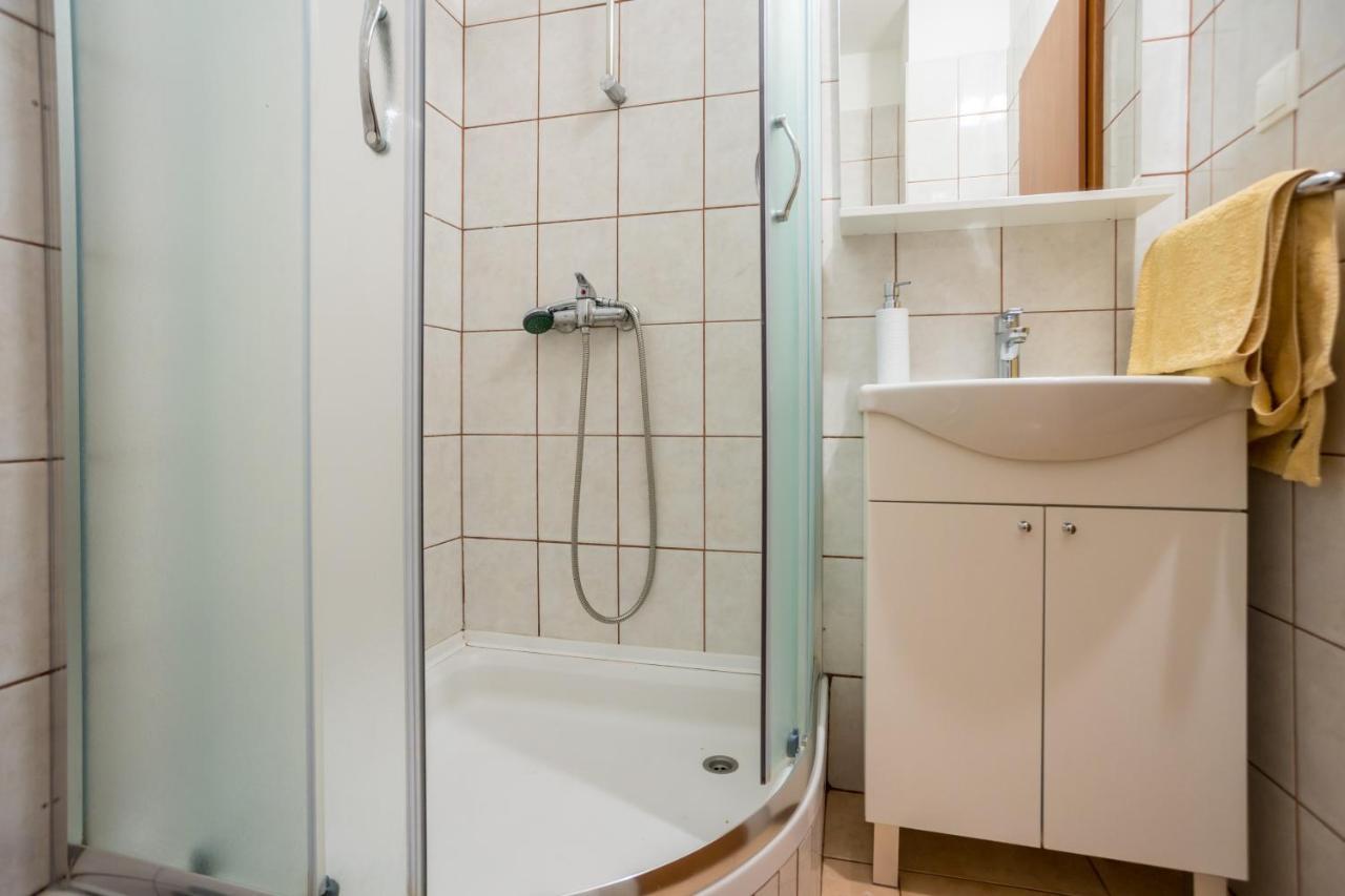 Apartmani Sandra Malinska Sveti Vid-Miholjice ภายนอก รูปภาพ