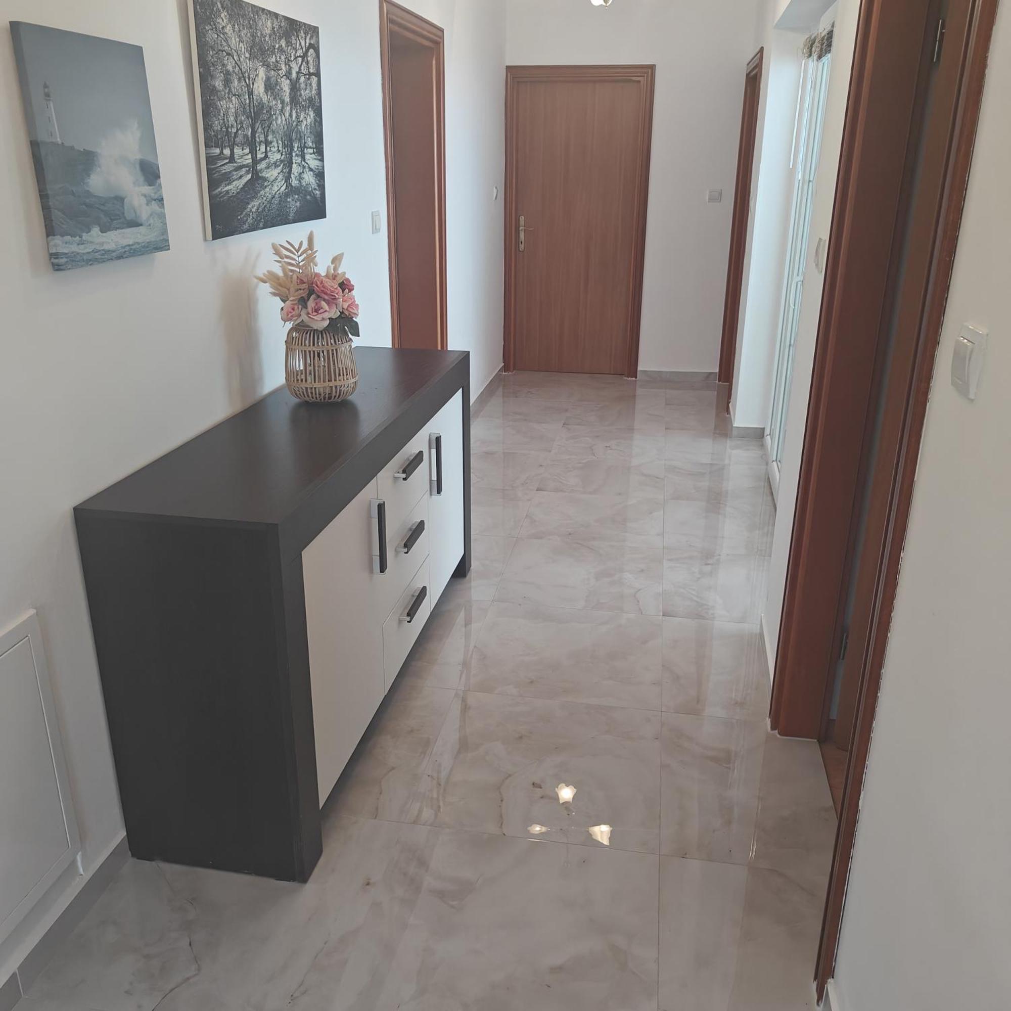 Apartmani Sandra Malinska Sveti Vid-Miholjice ภายนอก รูปภาพ